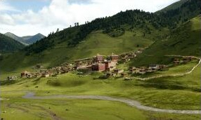 Shechen Monastery in Tibet